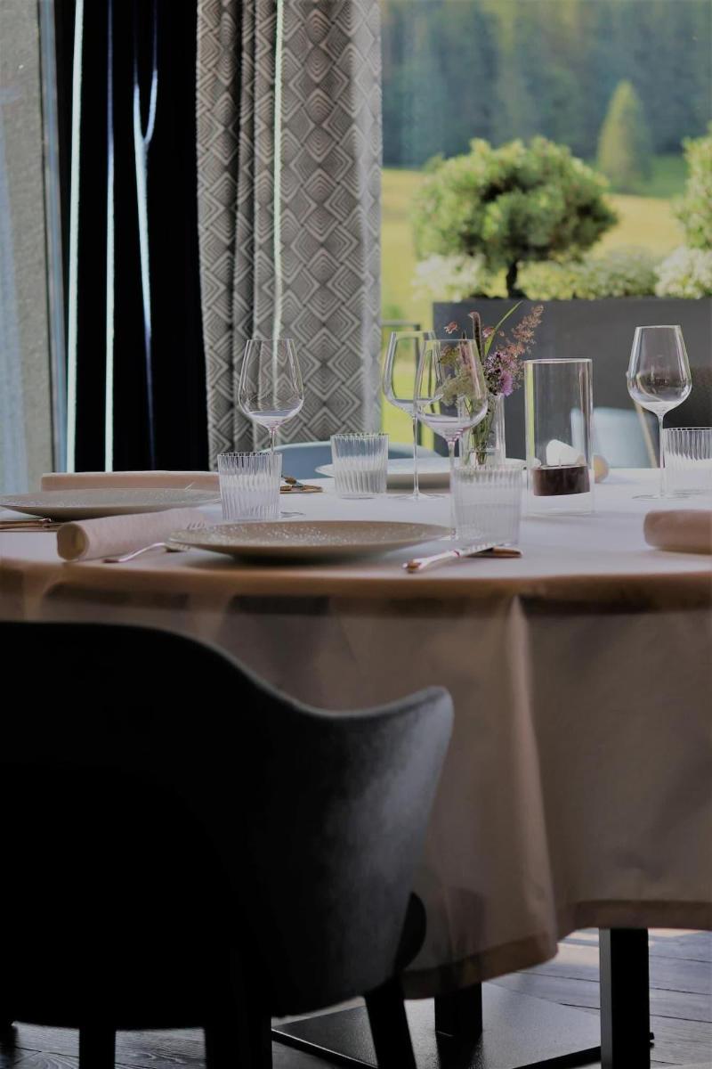 Hôtel-Restaurant Valrose image