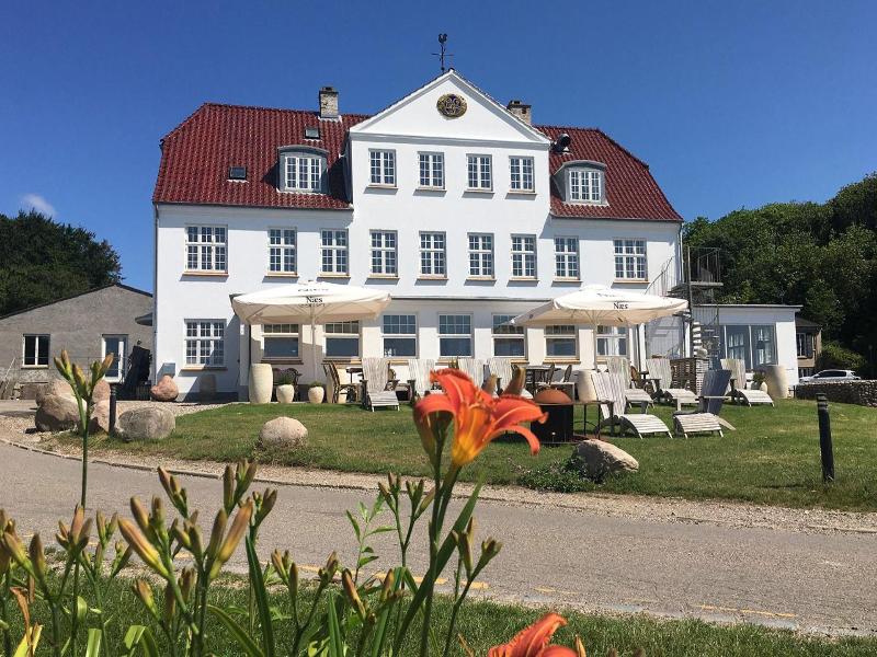 Strandhotel Røsnæs image