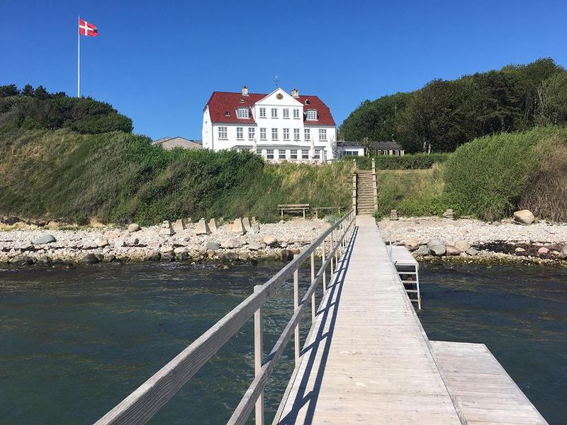 Strandhotel Røsnæs image