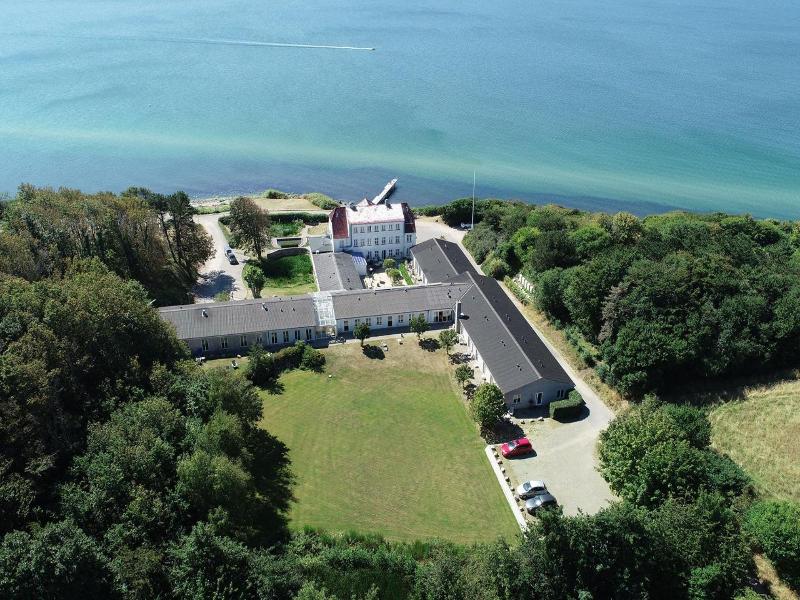 Strandhotel Røsnæs image