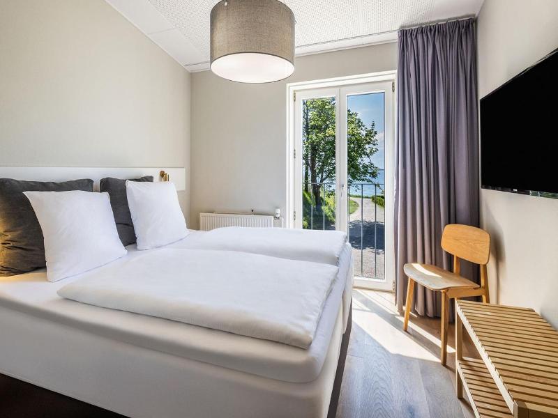 Strandhotel Røsnæs image