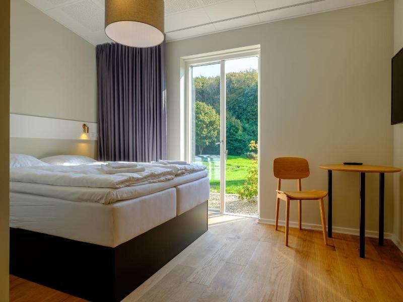Strandhotel Røsnæs image