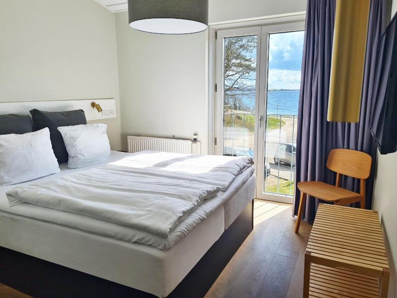 Strandhotel Røsnæs image