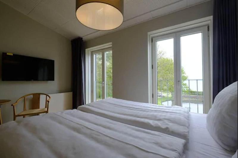 Strandhotel Røsnæs image