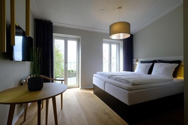 Strandhotel Røsnæs image