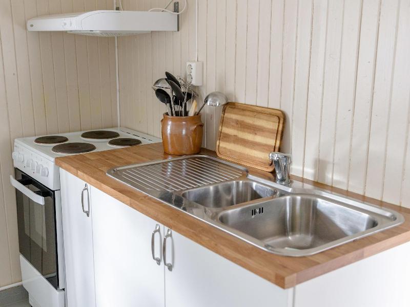 Lofoten Cottages image