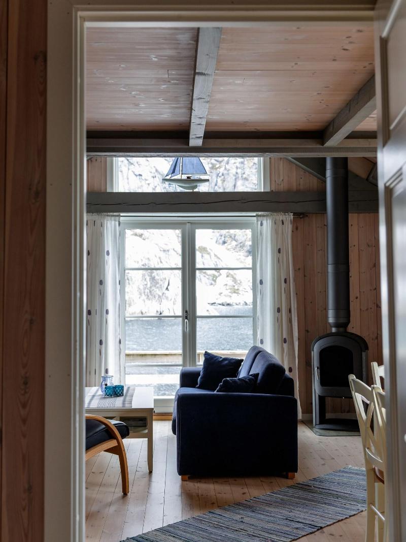 Lofoten Cottages image