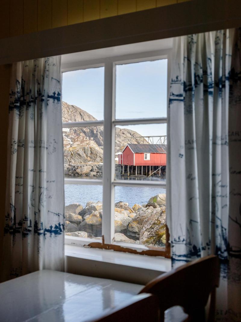 Lofoten Cottages image