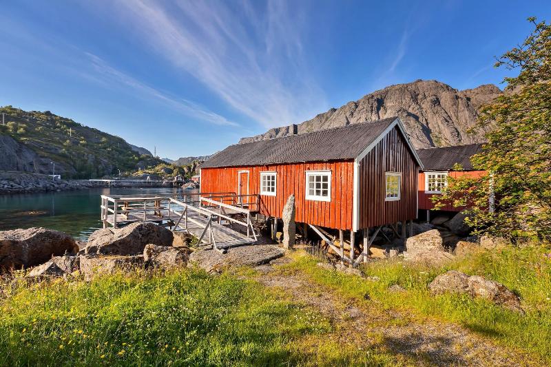 Lofoten Cottages image