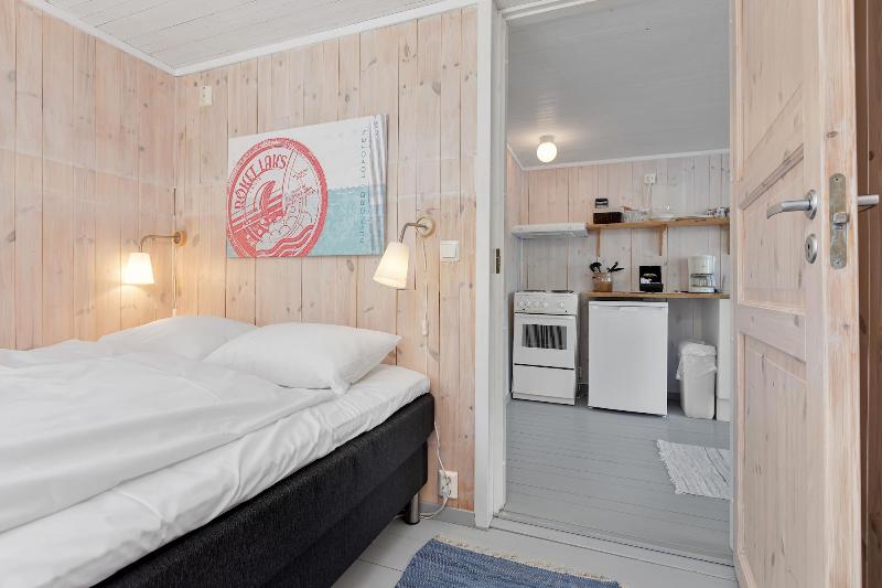 Lofoten Cottages image
