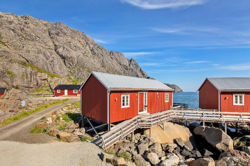 Lofoten Cottages image