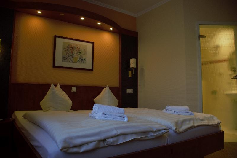 Hotel Am Bahnhof image