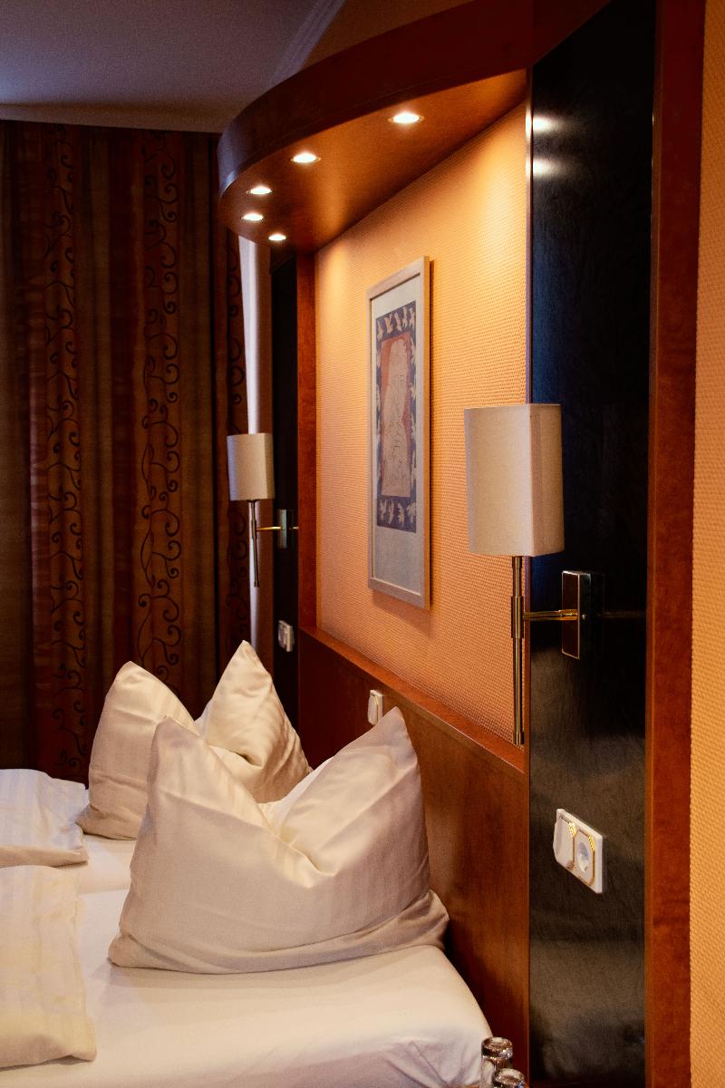 Hotel Am Bahnhof image