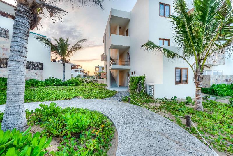 Marea Beachfront Villas image