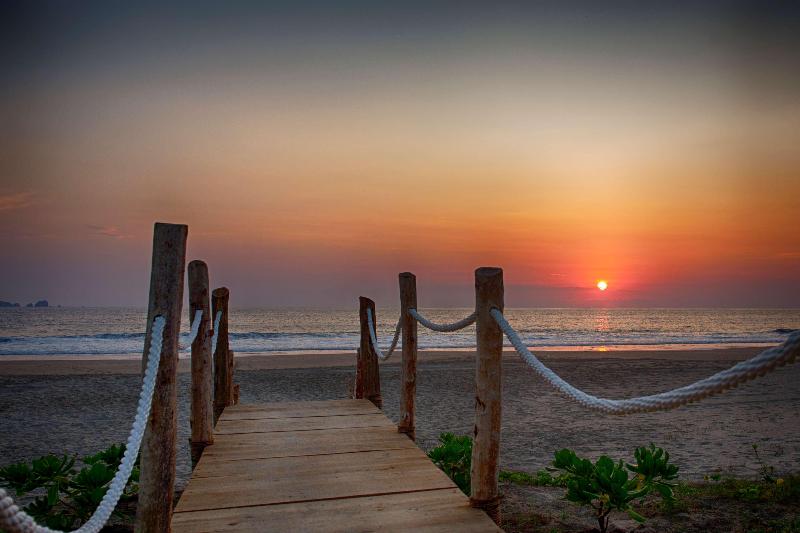 Marea Beachfront Villas image
