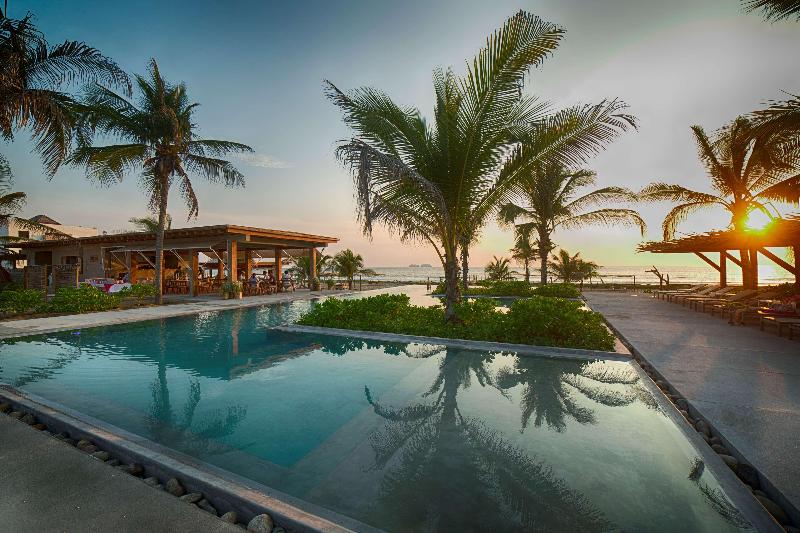 Marea Beachfront Villas image