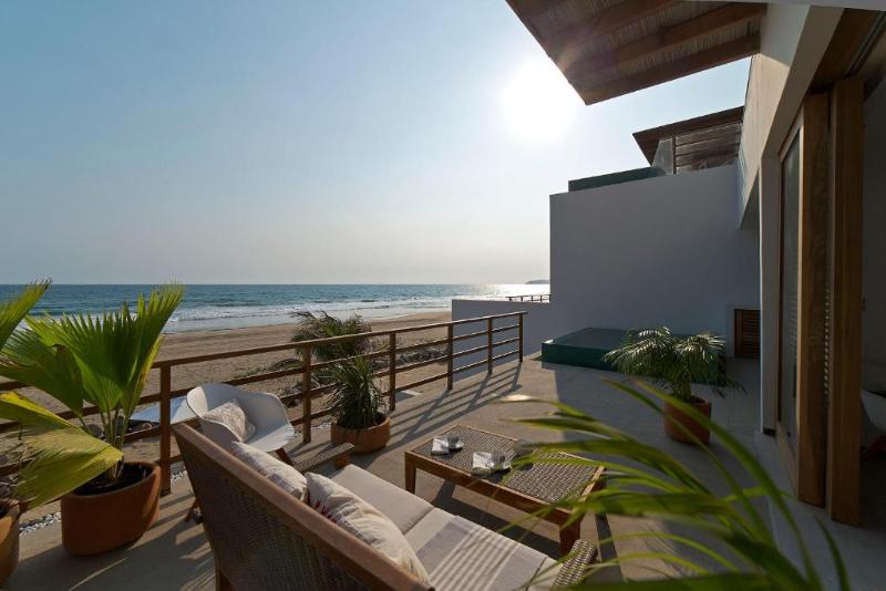 Marea Beachfront Villas image