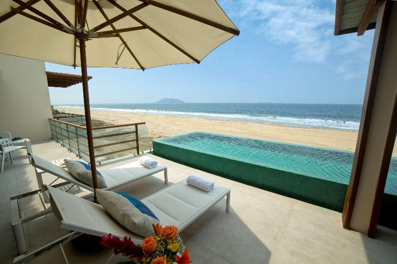 Marea Beachfront Villas image