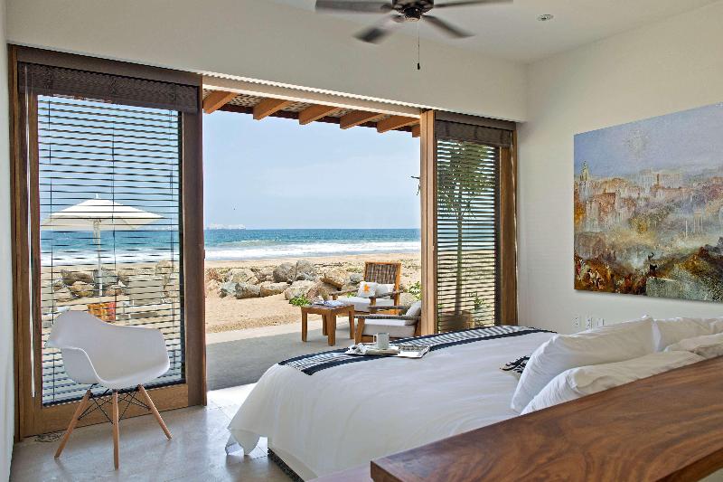 Marea Beachfront Villas image