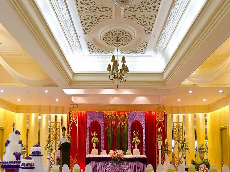 Royal Garden Hotel image 7