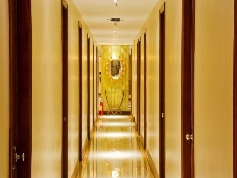 Royal Garden Hotel image