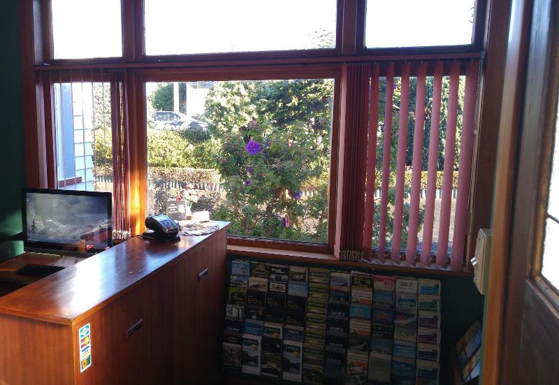 Redwood Lodge Motel