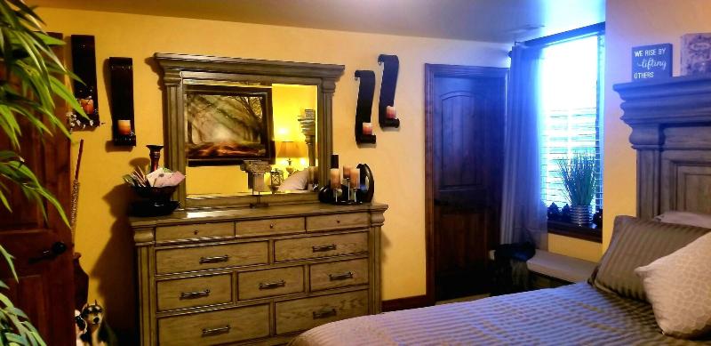 Chateau du Pikes Peak, a Tuscany Retreat image