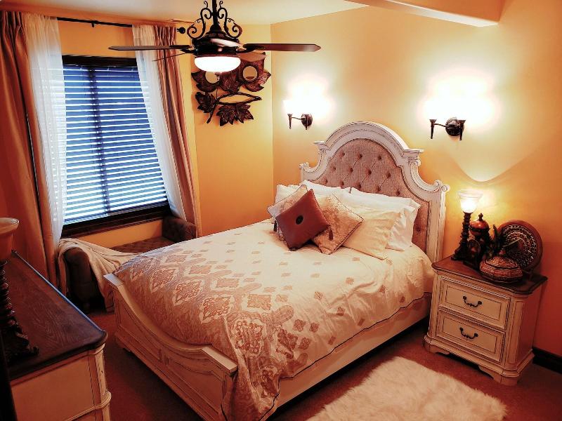 Chateau du Pikes Peak, a Tuscany Retreat image
