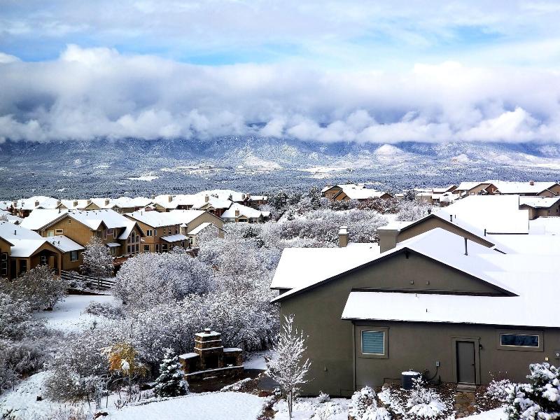 Chateau du Pikes Peak, a Tuscany Retreat image