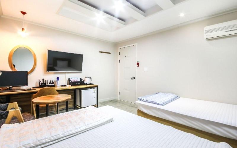 Ok Hotel image