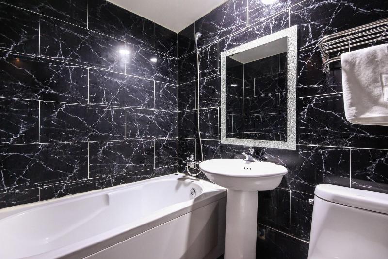 M7 Business Hotel image