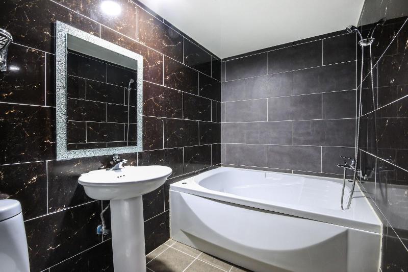 M7 Business Hotel image