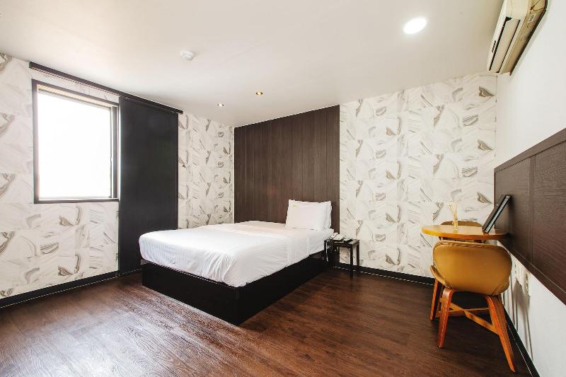M7 Business Hotel image