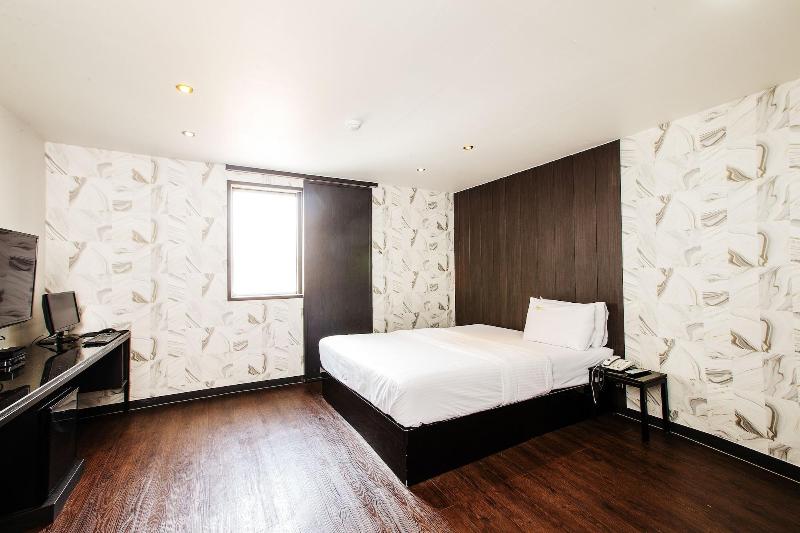 M7 Business Hotel image