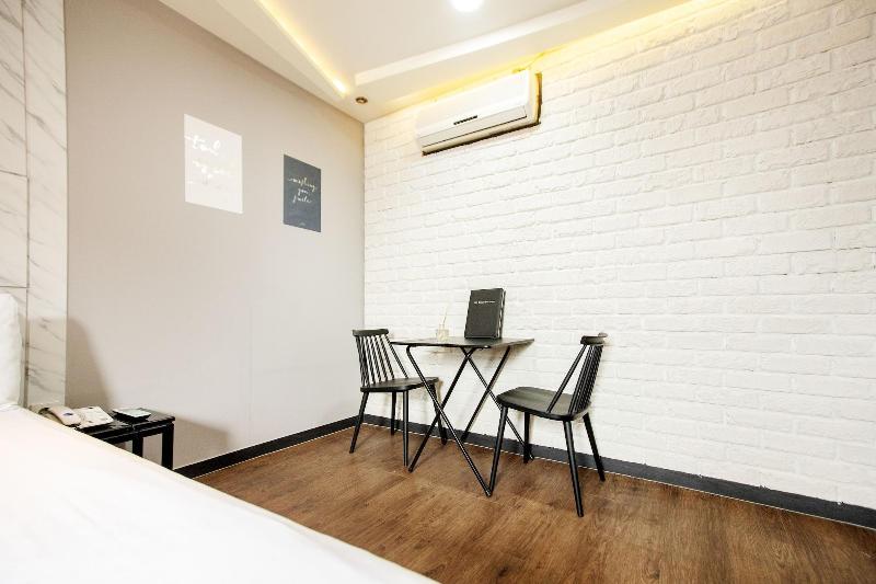 M7 Business Hotel image