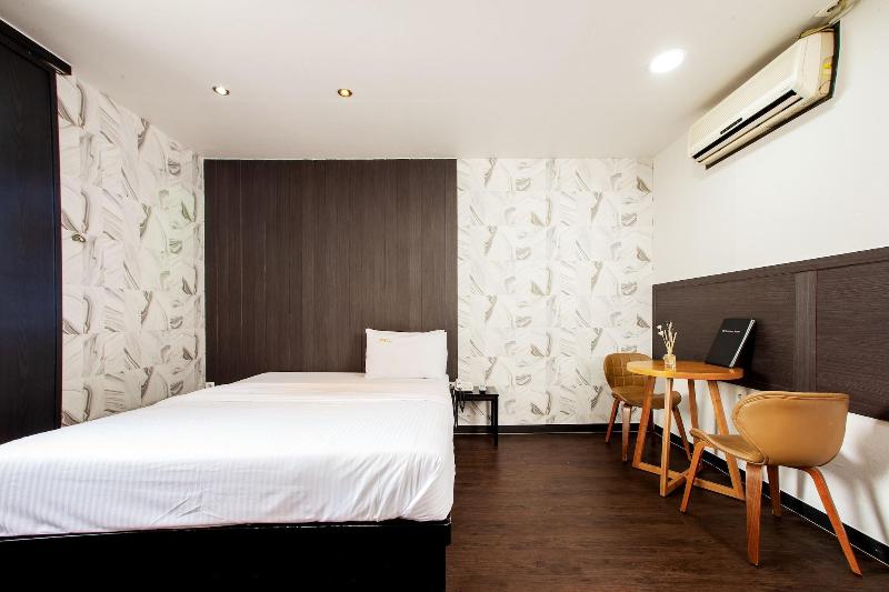 M7 Business Hotel image