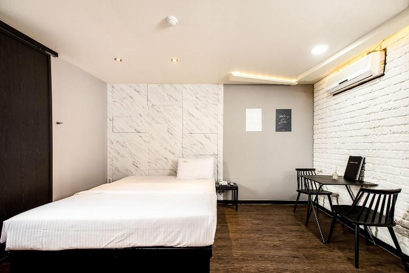M7 Business Hotel image