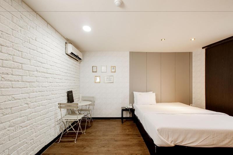 M7 Business Hotel image