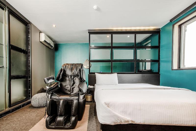 M7 Business Hotel image