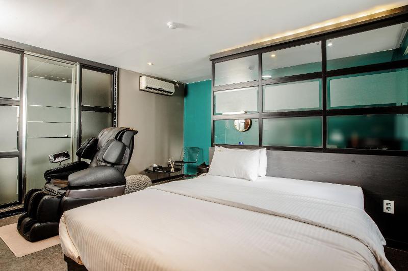 M7 Business Hotel image