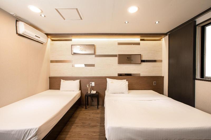 M7 Business Hotel image