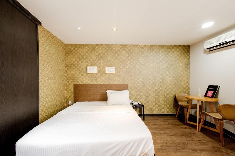 M7 Business Hotel image