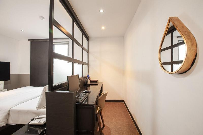 M7 Business Hotel image