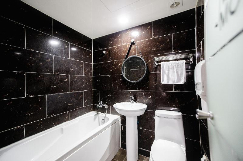 M7 Business Hotel image
