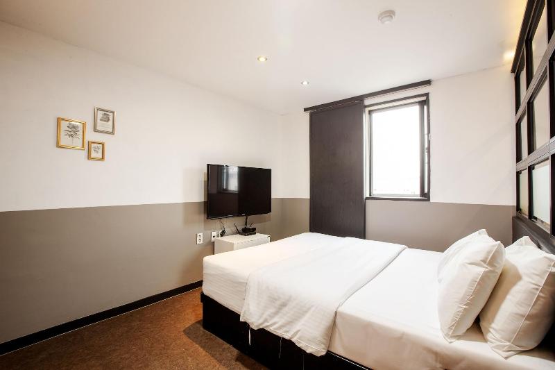 M7 Business Hotel image