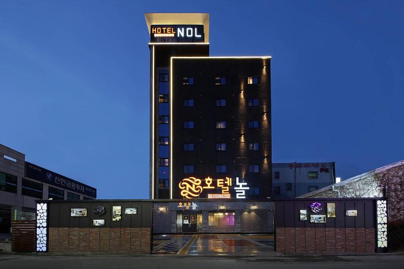Hotel Nol image