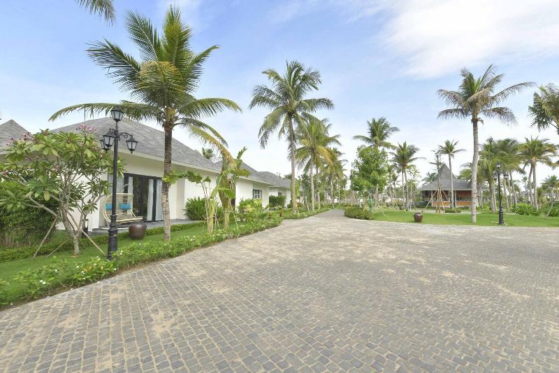 Cocoland River Beach Resort & Spa image