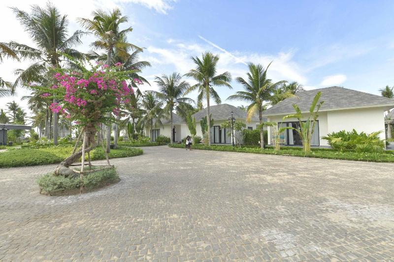 Cocoland River Beach Resort & Spa image