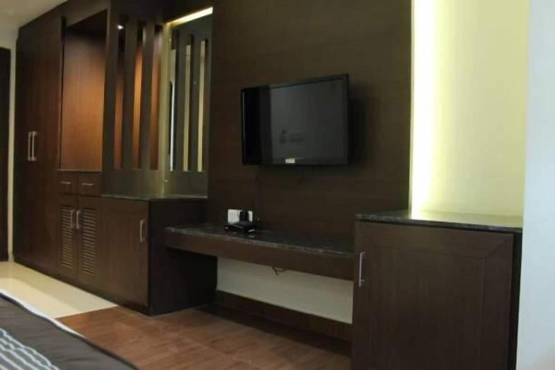 Hotel Opulence 5
