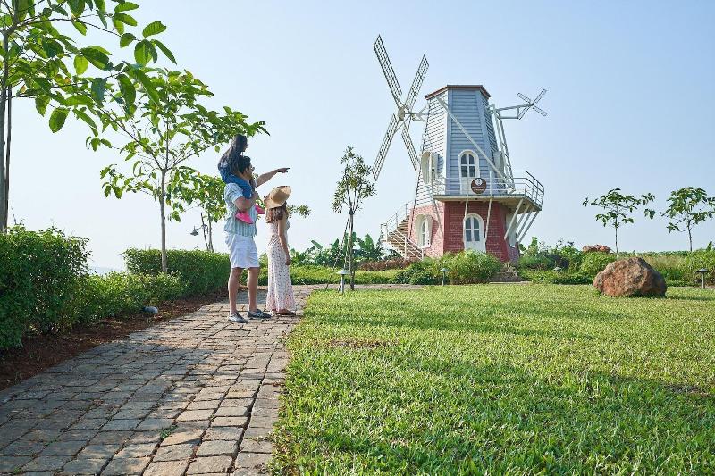 Grape County Resort image